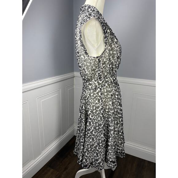 French Connection, Size 8, White & Black Dress, V-Neck, Chiffon, Empire Waist - Picture 4 of 8